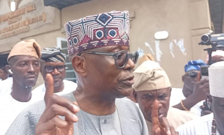 The new Olori Ebi Funsegunwa Royal Family, Prince Otukayode Hammed Otufale at the Ule Nla Agunsebi Hall, Ijebu Ode on Sunday